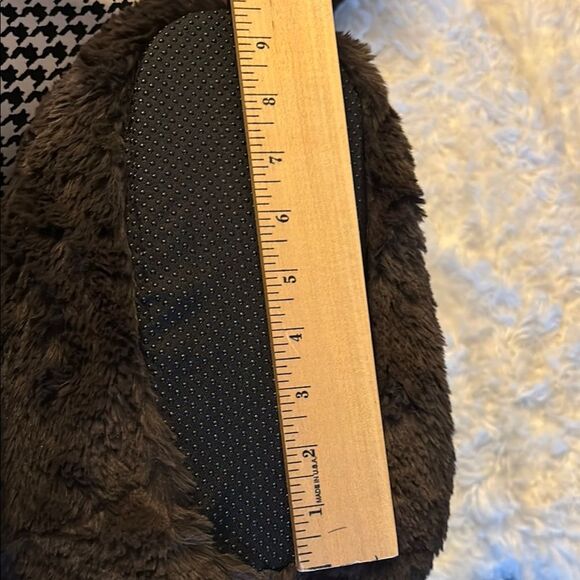 Cozy Bear Slippers with Anti-slip Bottoms. NWT - Picture 6 of 9